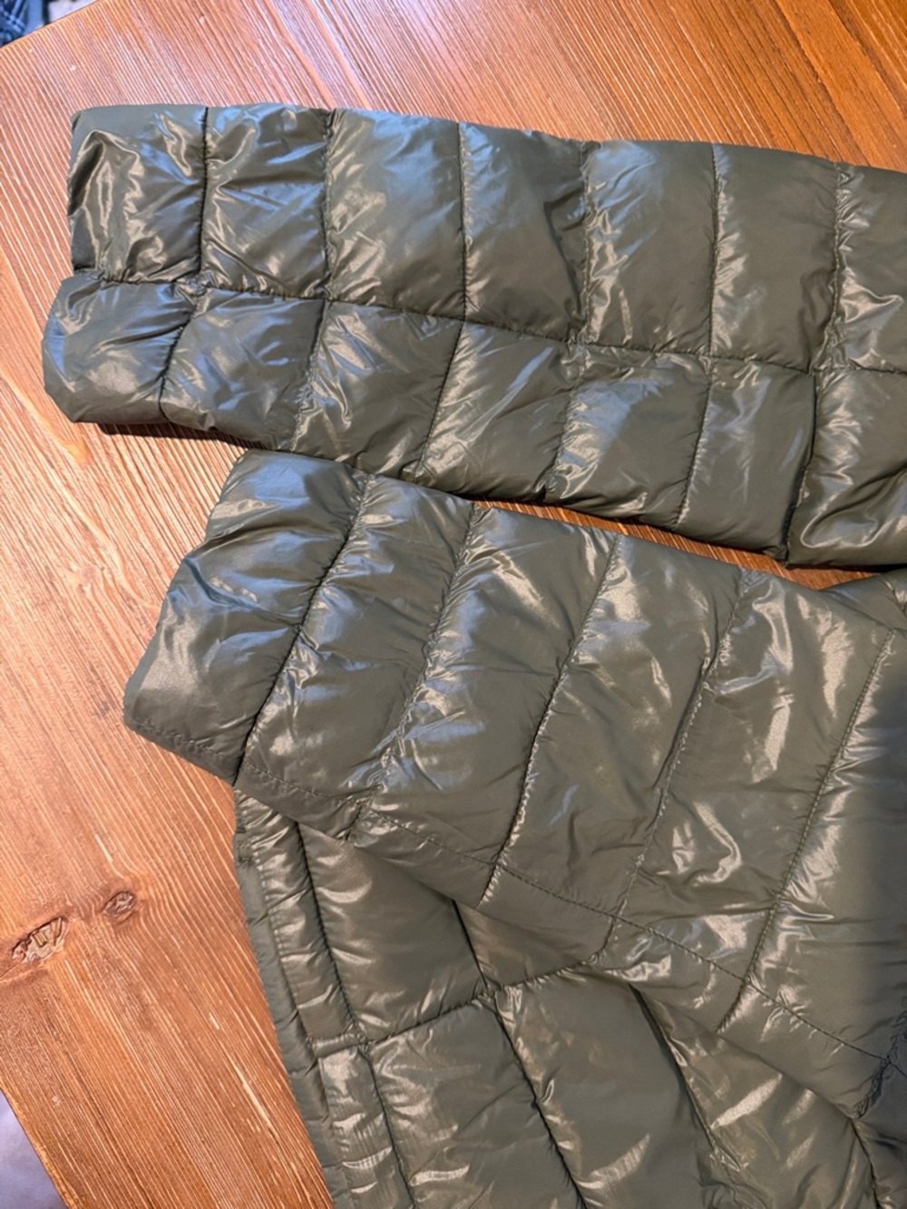 GAP Primaloft Cold Control Lite
Puffer Jacket Size XL EUC - Picture 8 of 8
